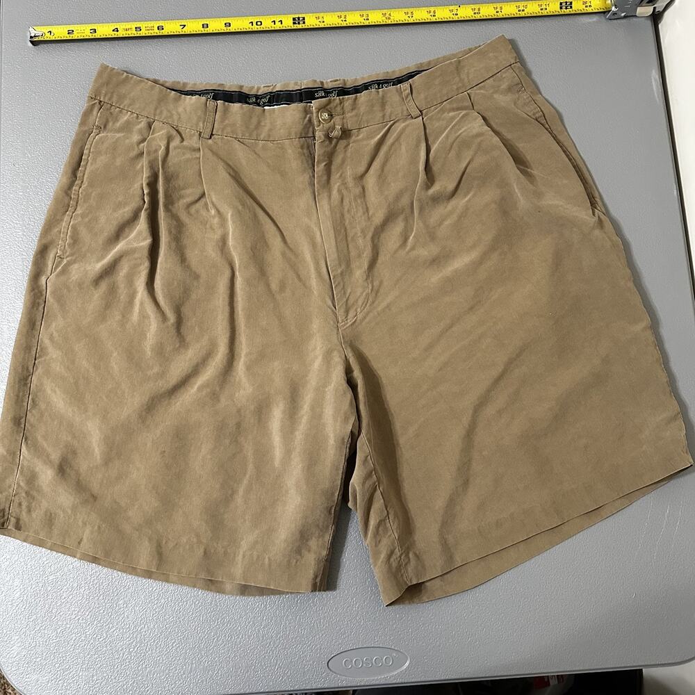 VTG Saxony 100% Silk 4 Golf mens pleated khaki shorts. Sz 40